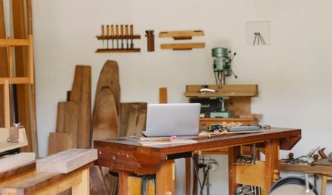 adjustable height workbench